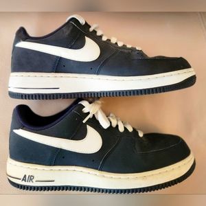 Size 8.5 NIKE AIR FORCE 1 DARK NAVY